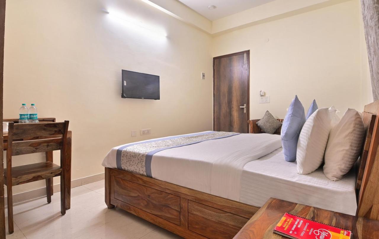 Hotel The York Noida Exterior photo
