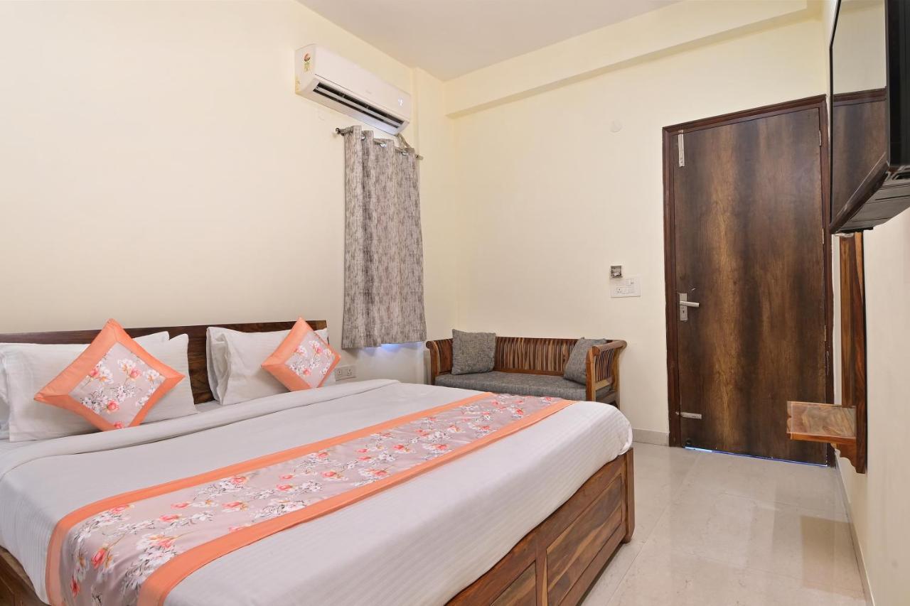 Hotel The York Noida Exterior photo