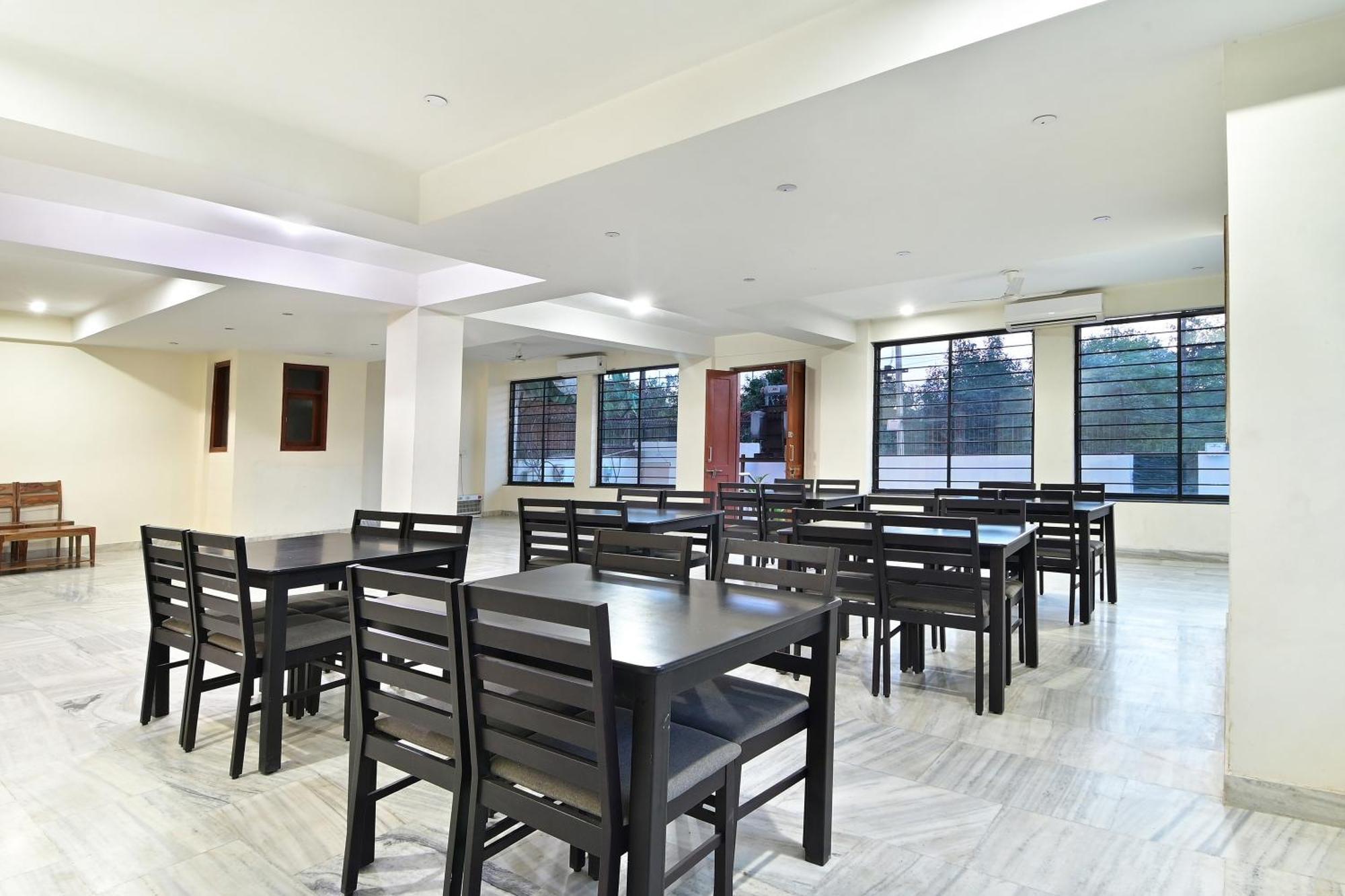 Hotel The York Noida Exterior photo