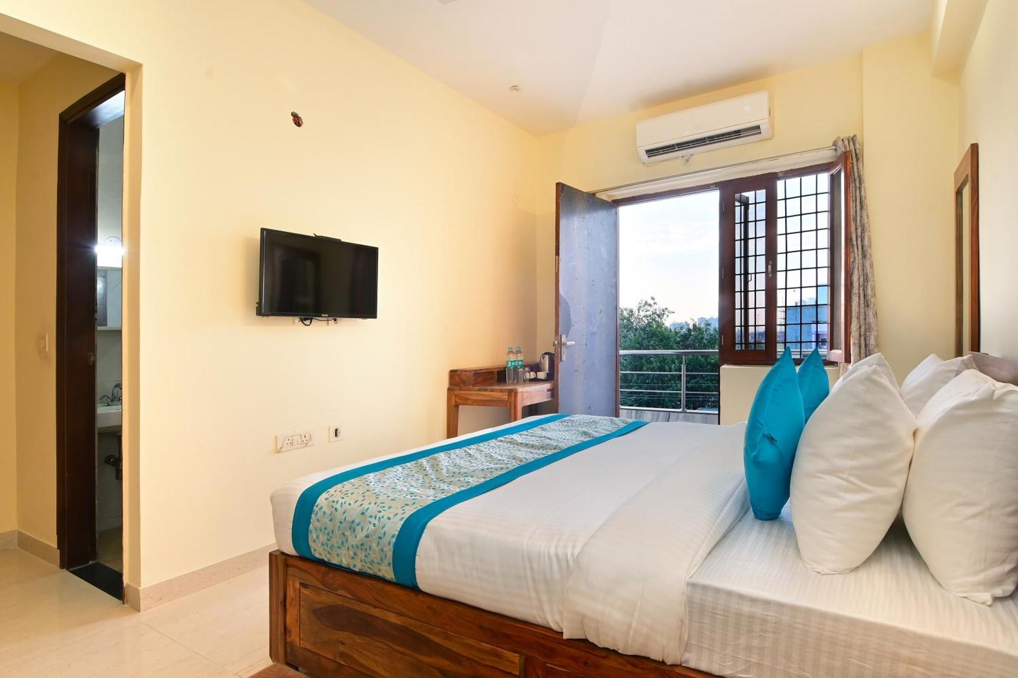 Hotel The York Noida Exterior photo